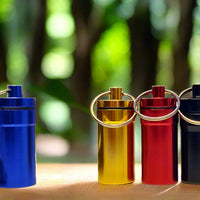 Did you know there are plants that have knowledge on how to stop bleeding, prevent infections and heal wounds? Two plants that have communicated this knowledge via dreams, gardens, traditions, rituals and medical texts for thousands of years are plants Yarrow and Comfrey. A perfect pair for wisdom on healing & first-aid. Both the Yarrow and Comfrey were lovingly grown locally in the garden.
Keep this wound powder on your key chain to replace and update old band aids.