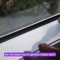 This video discusses how to use the wound / first aid herbal powder available. Warning there is a wound being treated here!